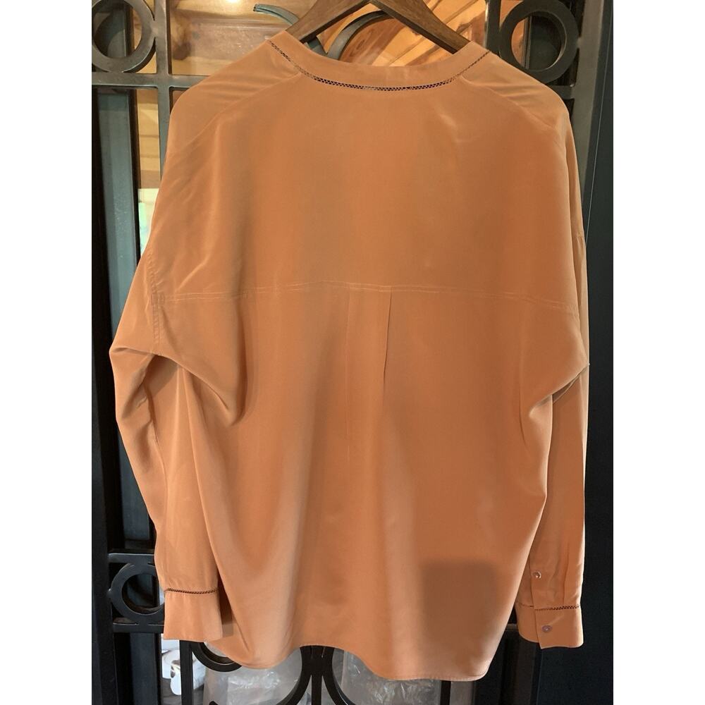 VINCE 100% Silk Popover Blouse Tunic Top M Eyelet Notch Split V-Neckline - Picture 2 of 8